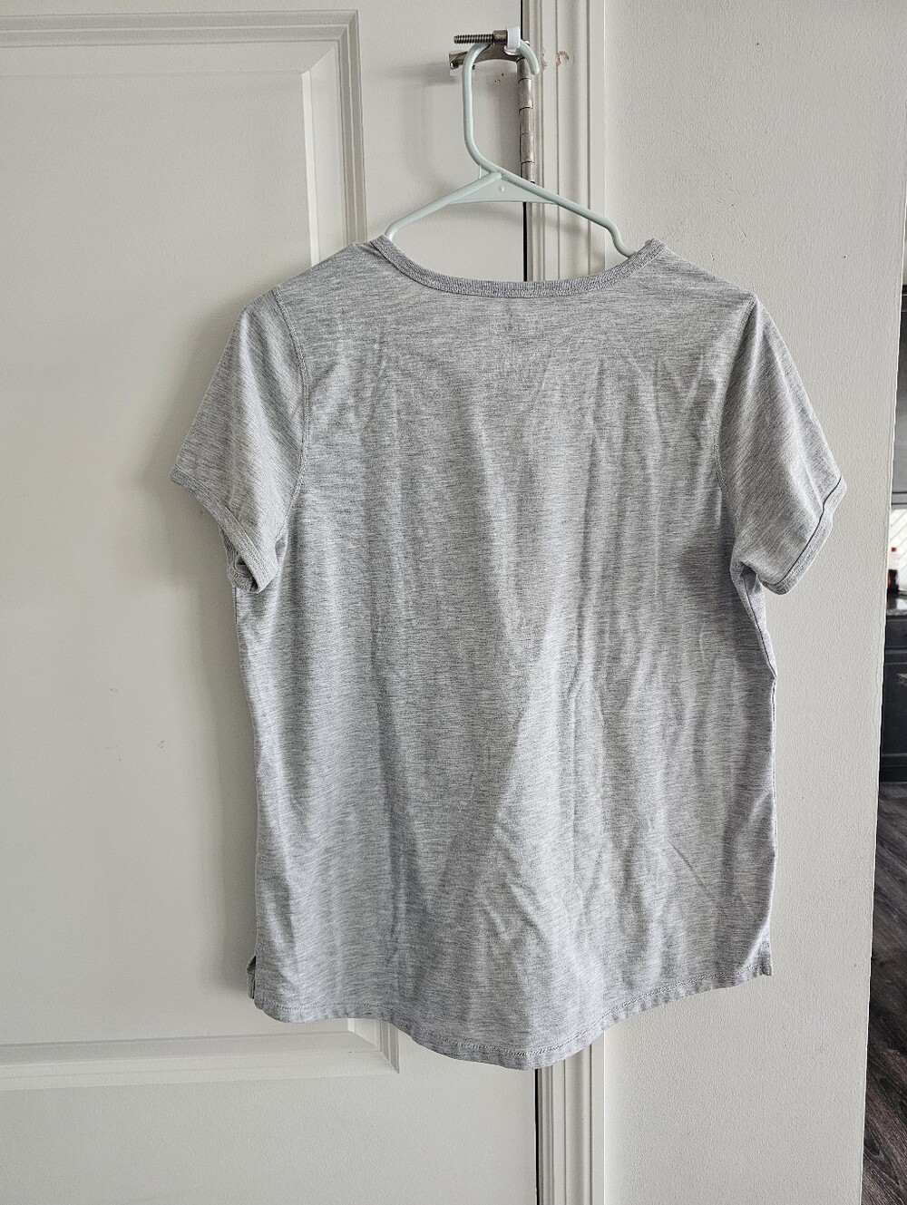 L.L.Bean Graphic Tee Size Medium - Picture 4 of 4